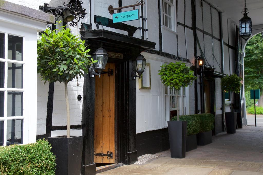 The Talbot Inn Woking Exterior foto